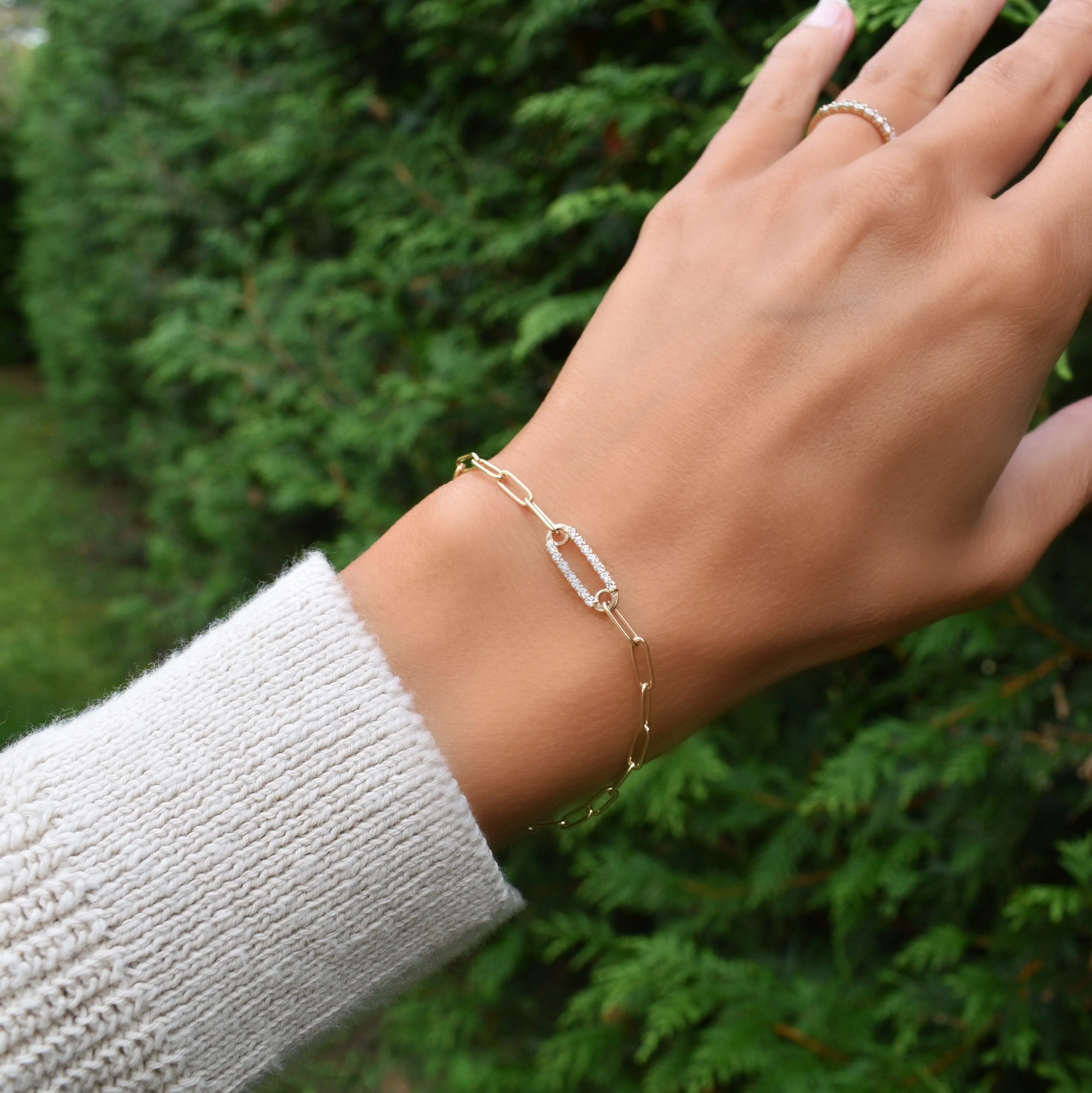 Adelaide 1 Pavé Diamond Link Bracelet in 14k Gold (April) - Image 10