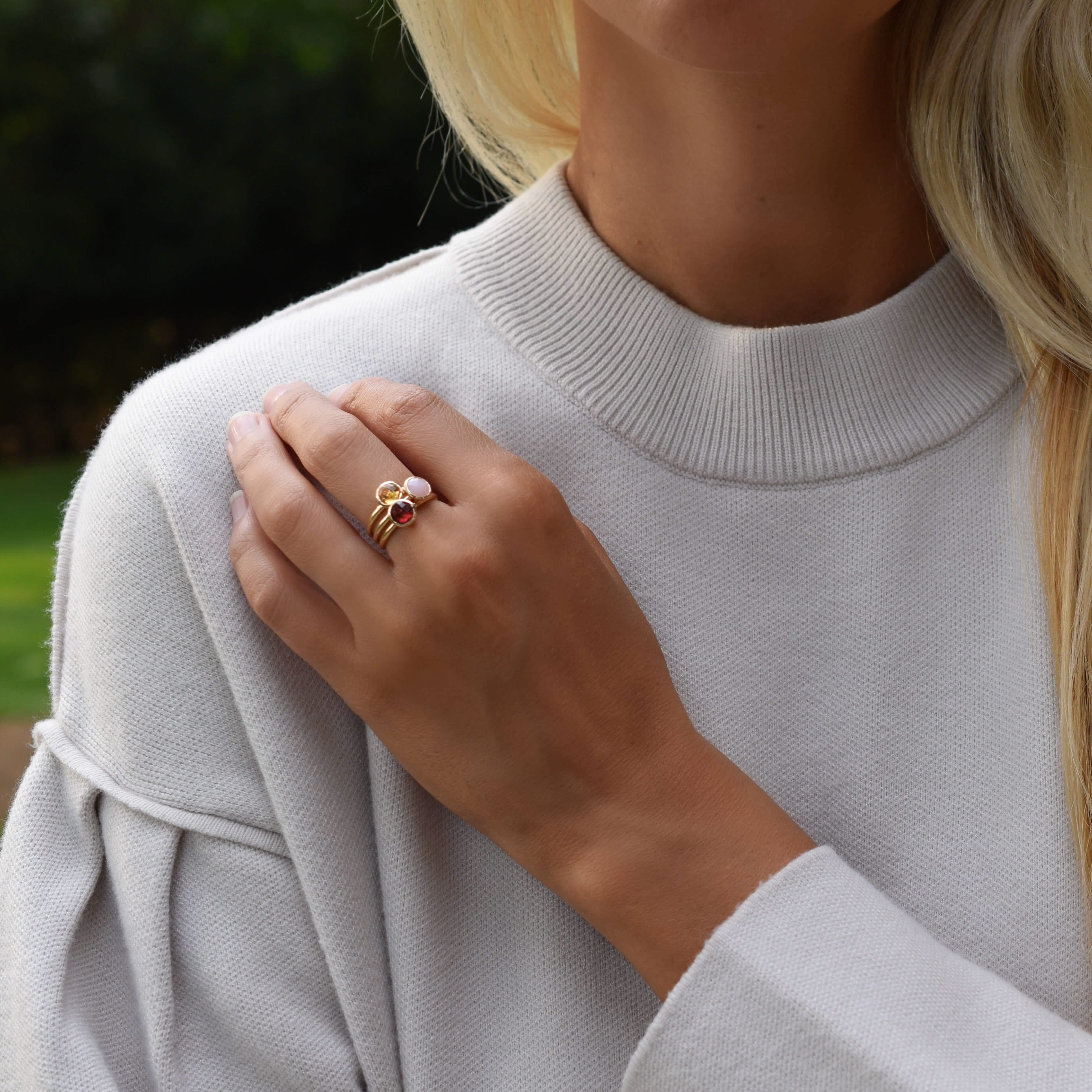 Grand Garnet Ring in 14k Gold (January) - Image 6