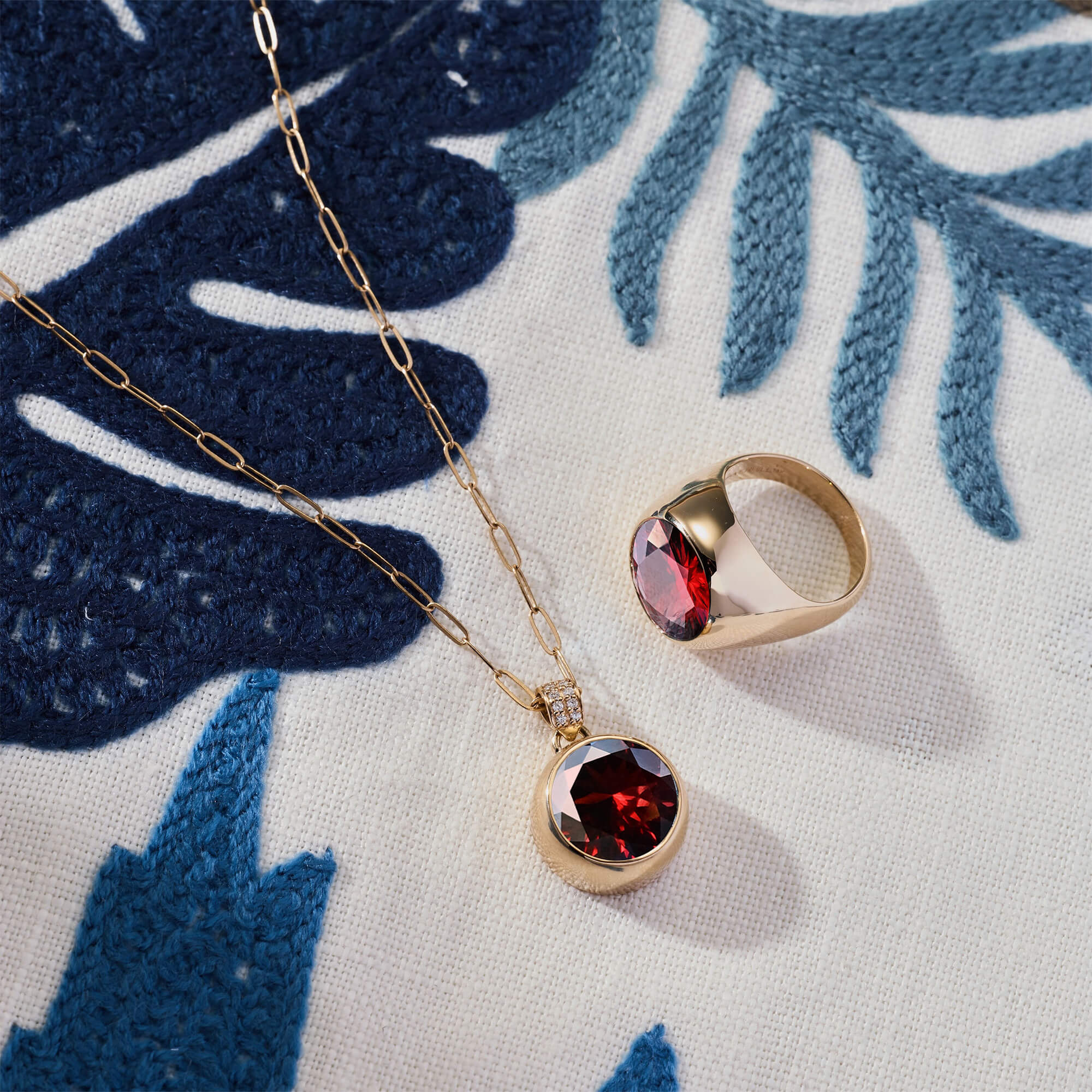 Jamestown Garnet Pendant with Diamond Bail in 14k Gold (January) - Image 6