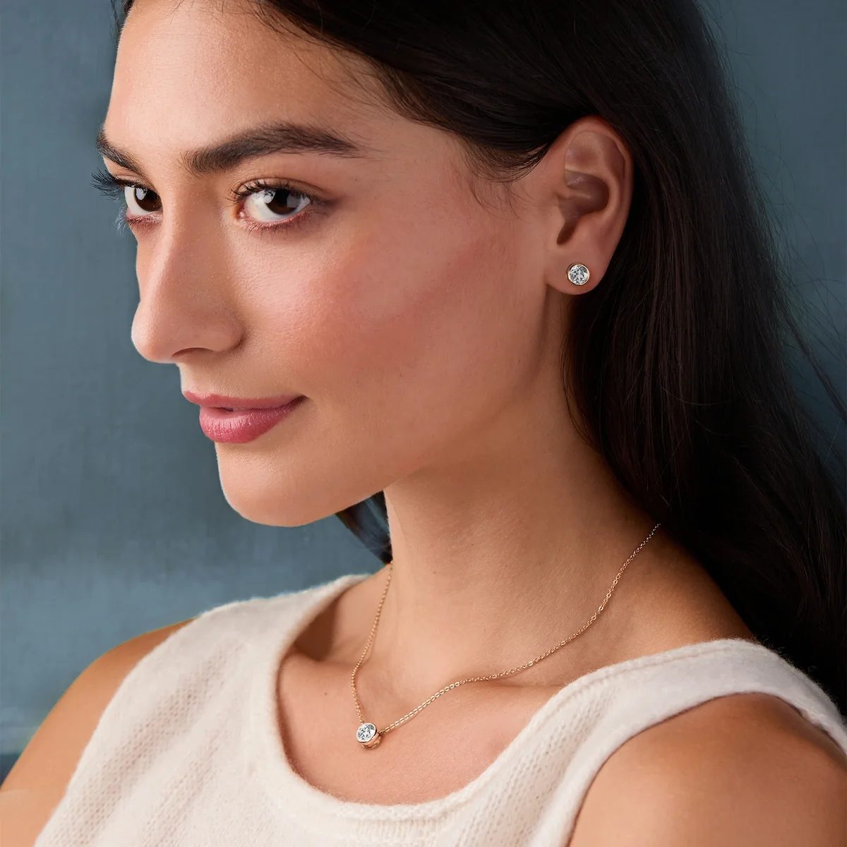 Jamestown White Topaz Solitaire Necklace in 14k Gold (April) - Image 2