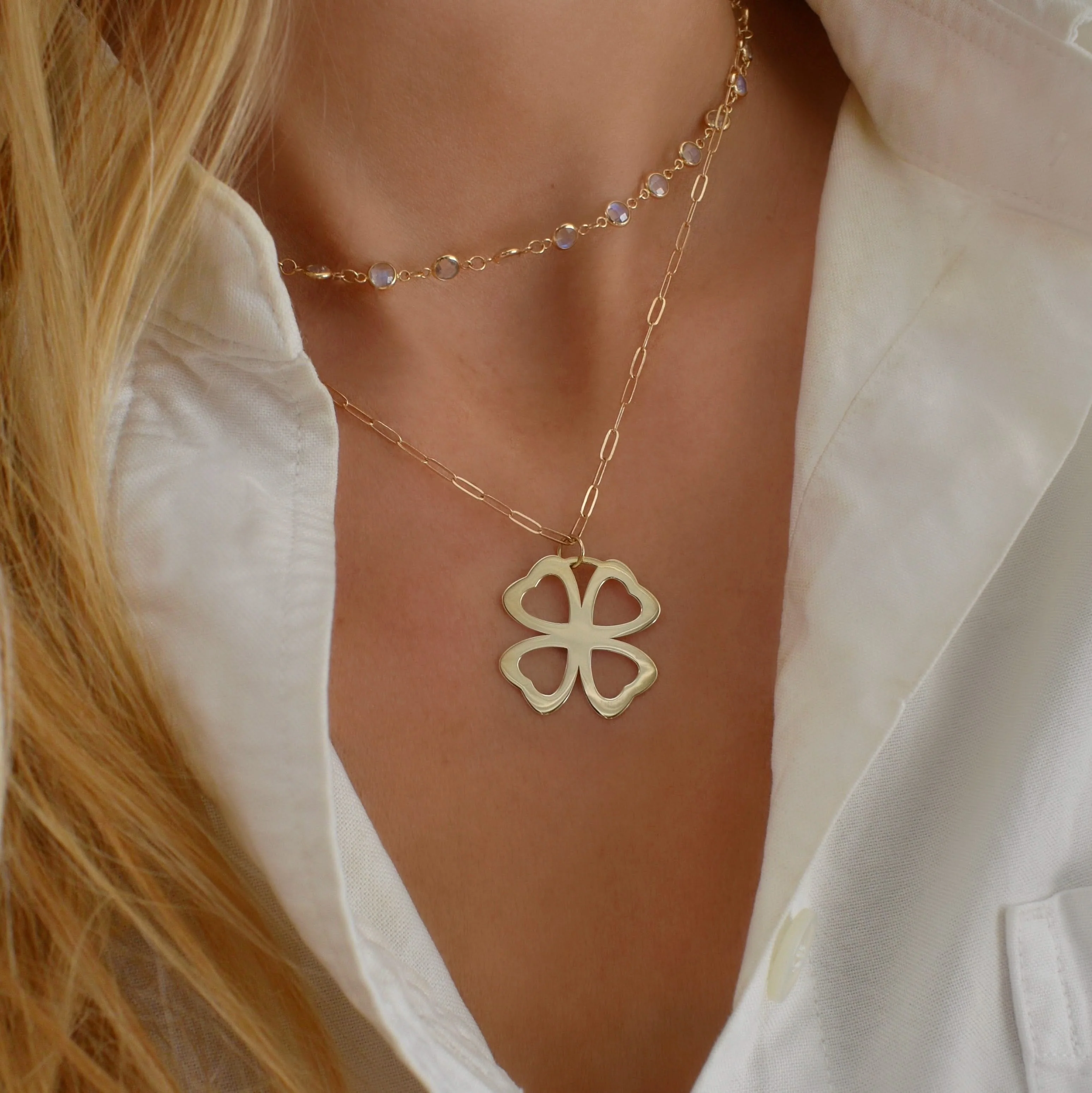Large Flat Clover Pendant with Adelaide Mini Chain in 14k Gold - Image 3