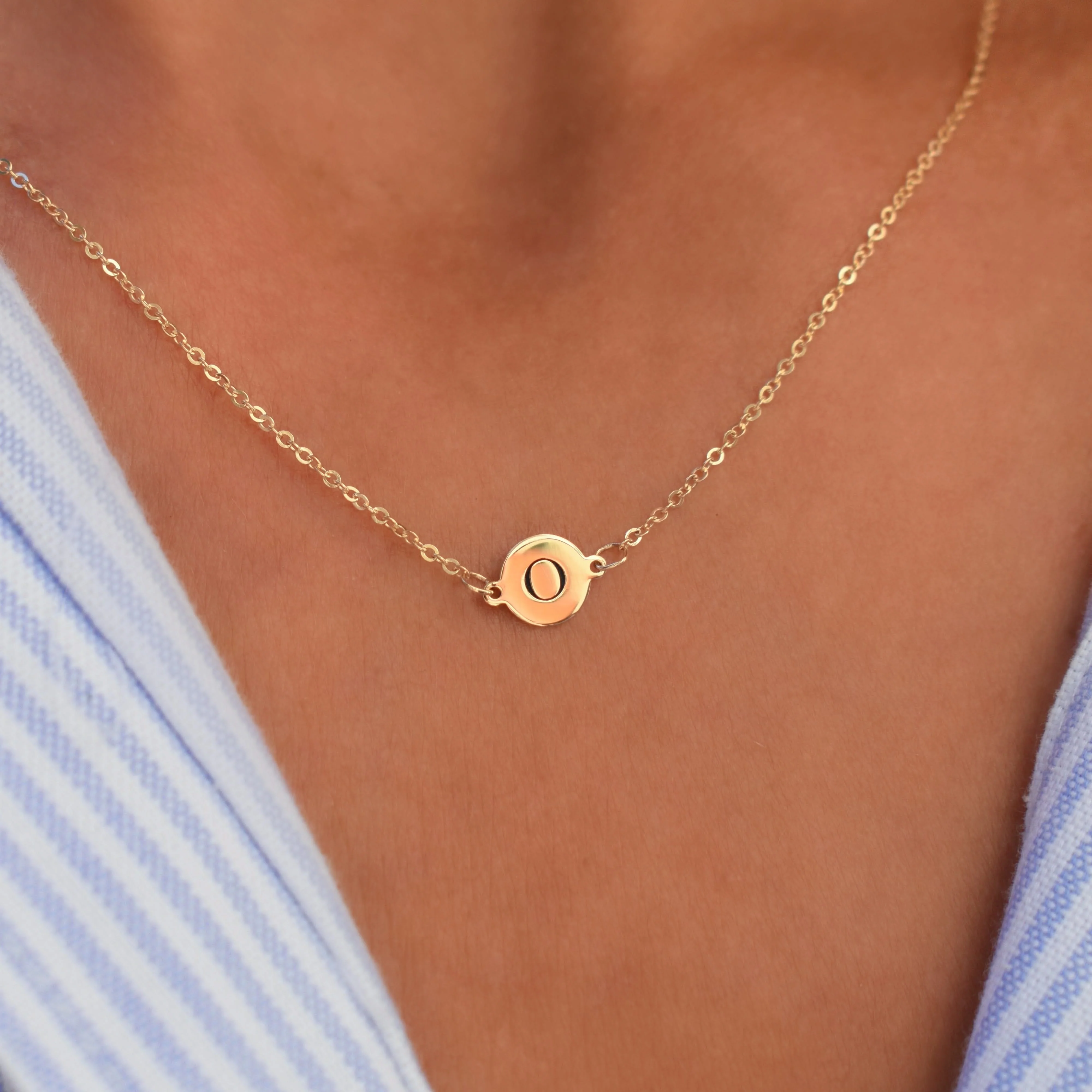 Letter O Necklace in 14k Gold - Image 3