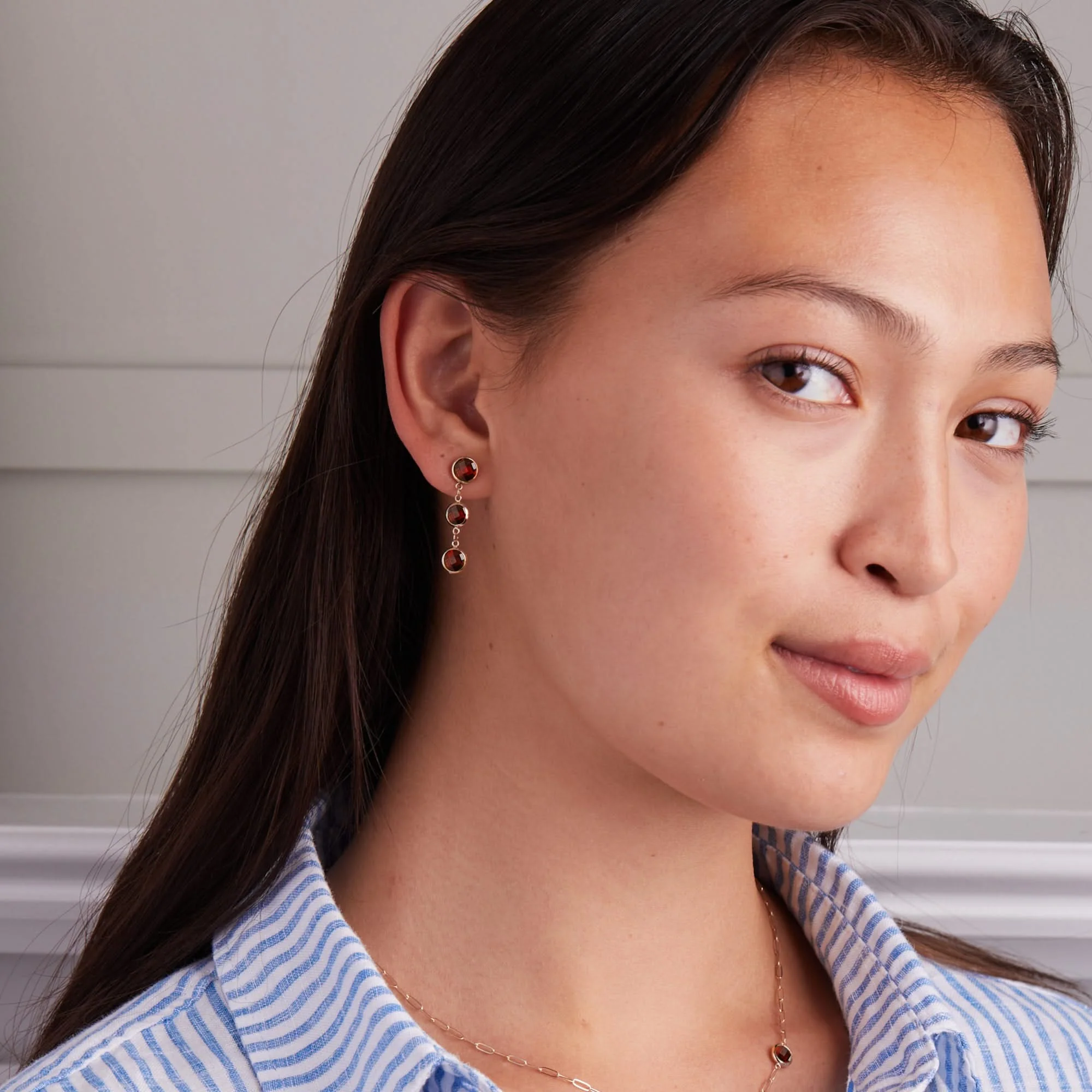 Newport Grand 3 Garnet Earrings in 14k Gold (January) - Image 3