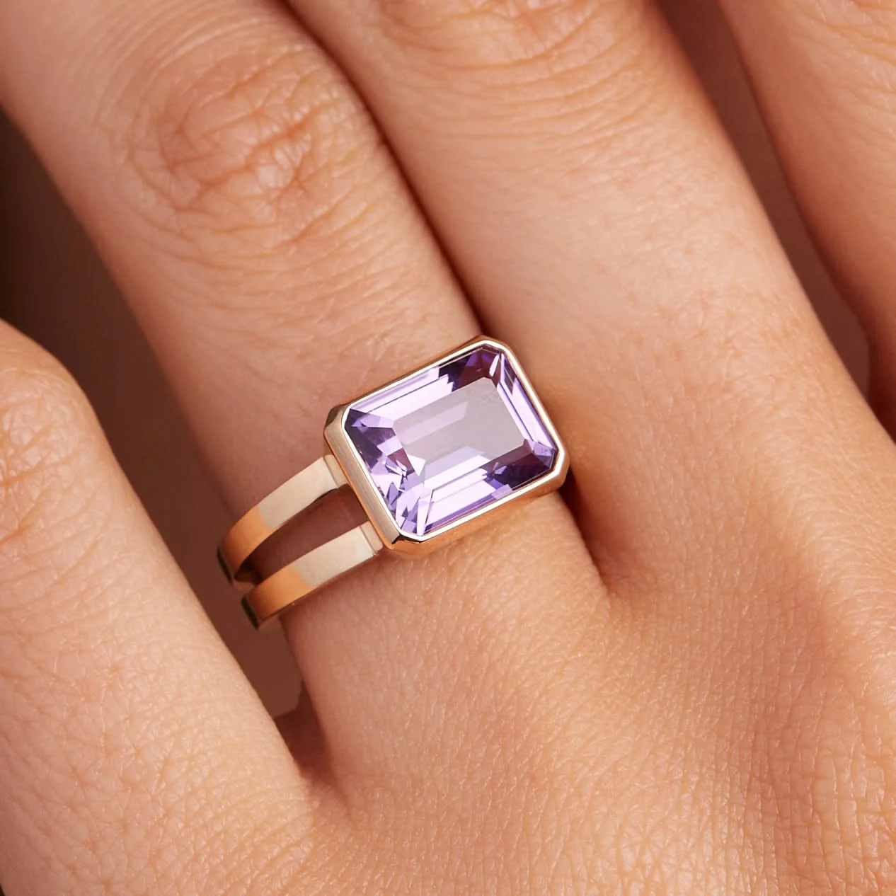 Warren Horizontal Birthstone Ring in 14k Gold - Image 8