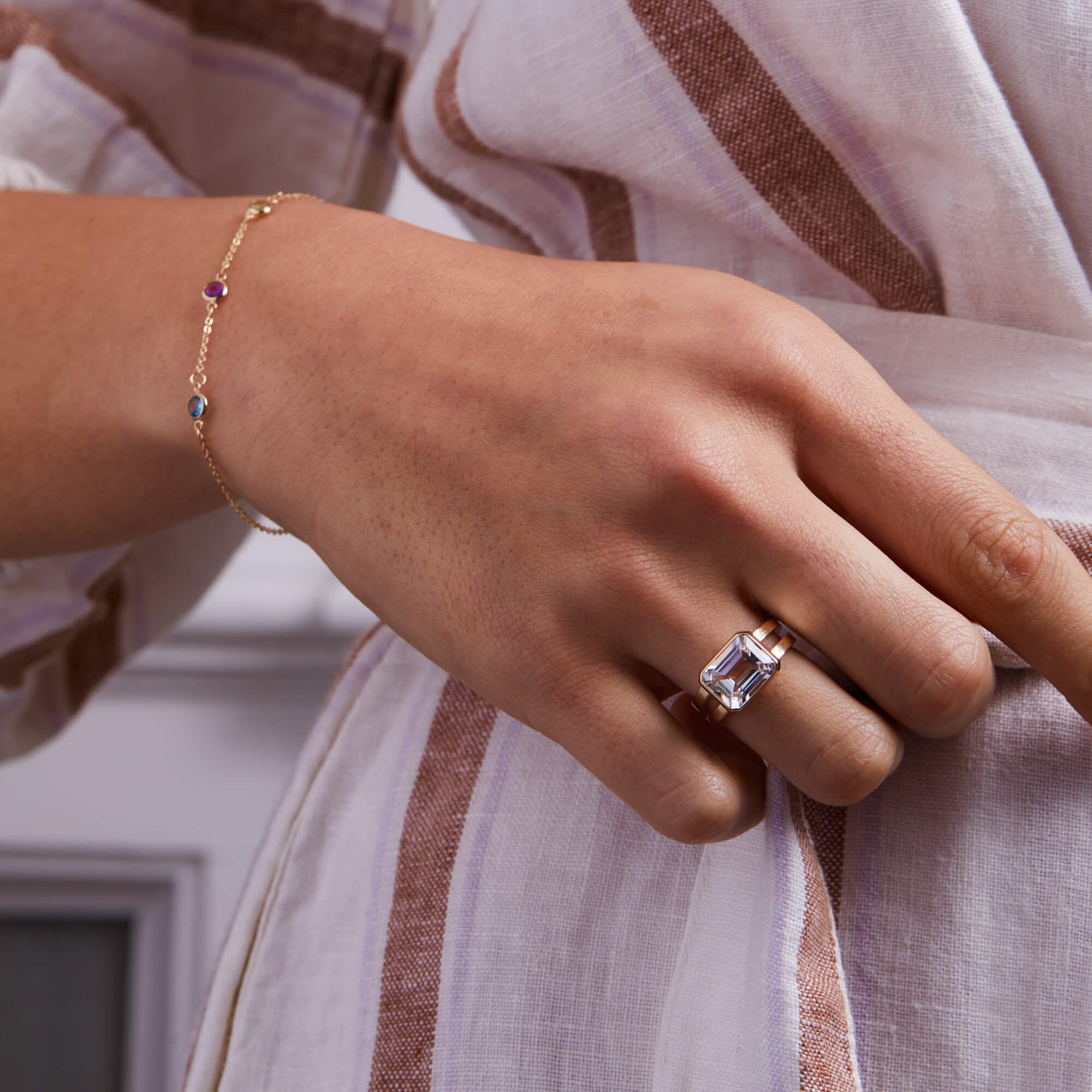 Warren Horizontal Birthstone Ring in 14k Gold - Image 9