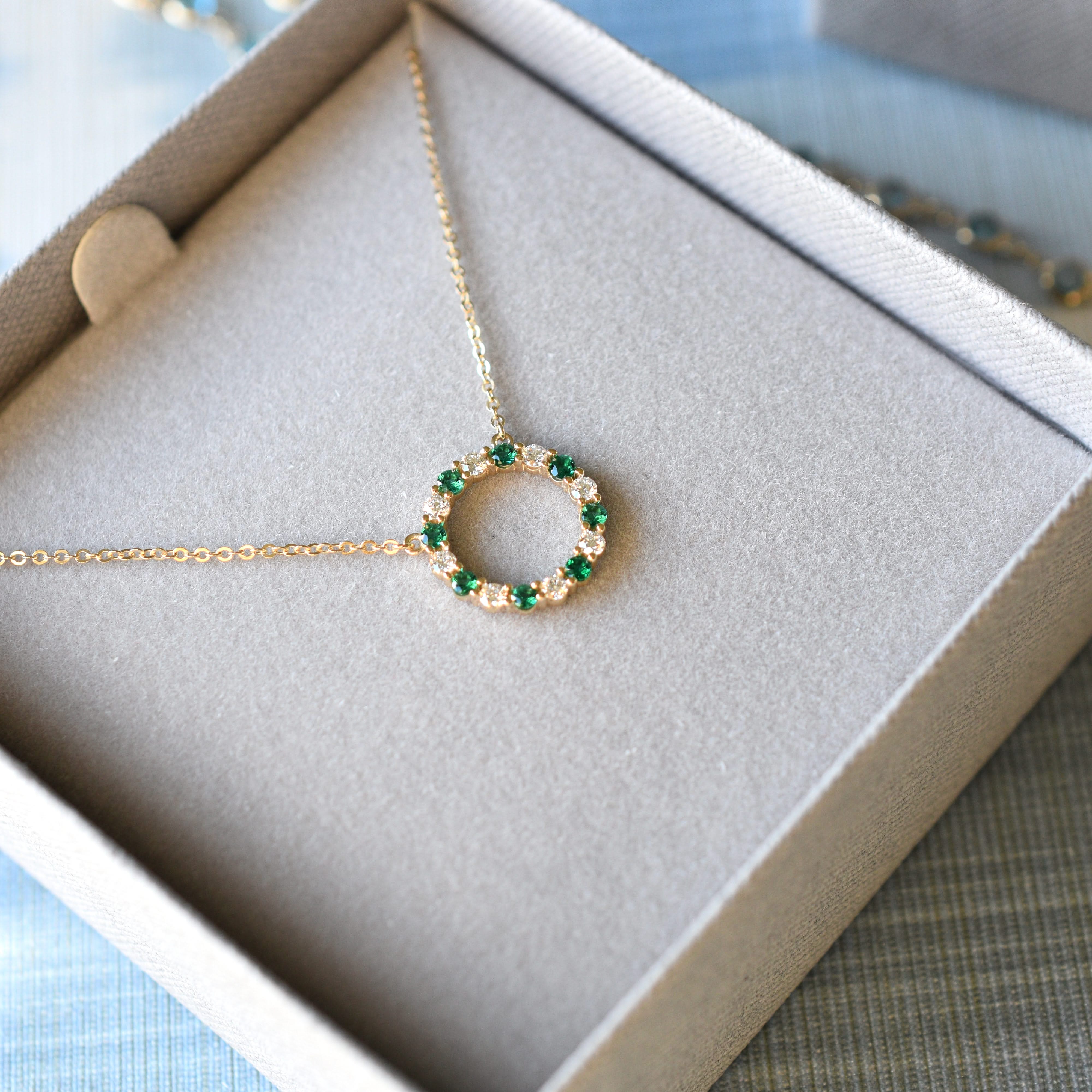 Rosecliff Circle Diamond & Emerald Necklace in 14k Gold (May) - Image 6