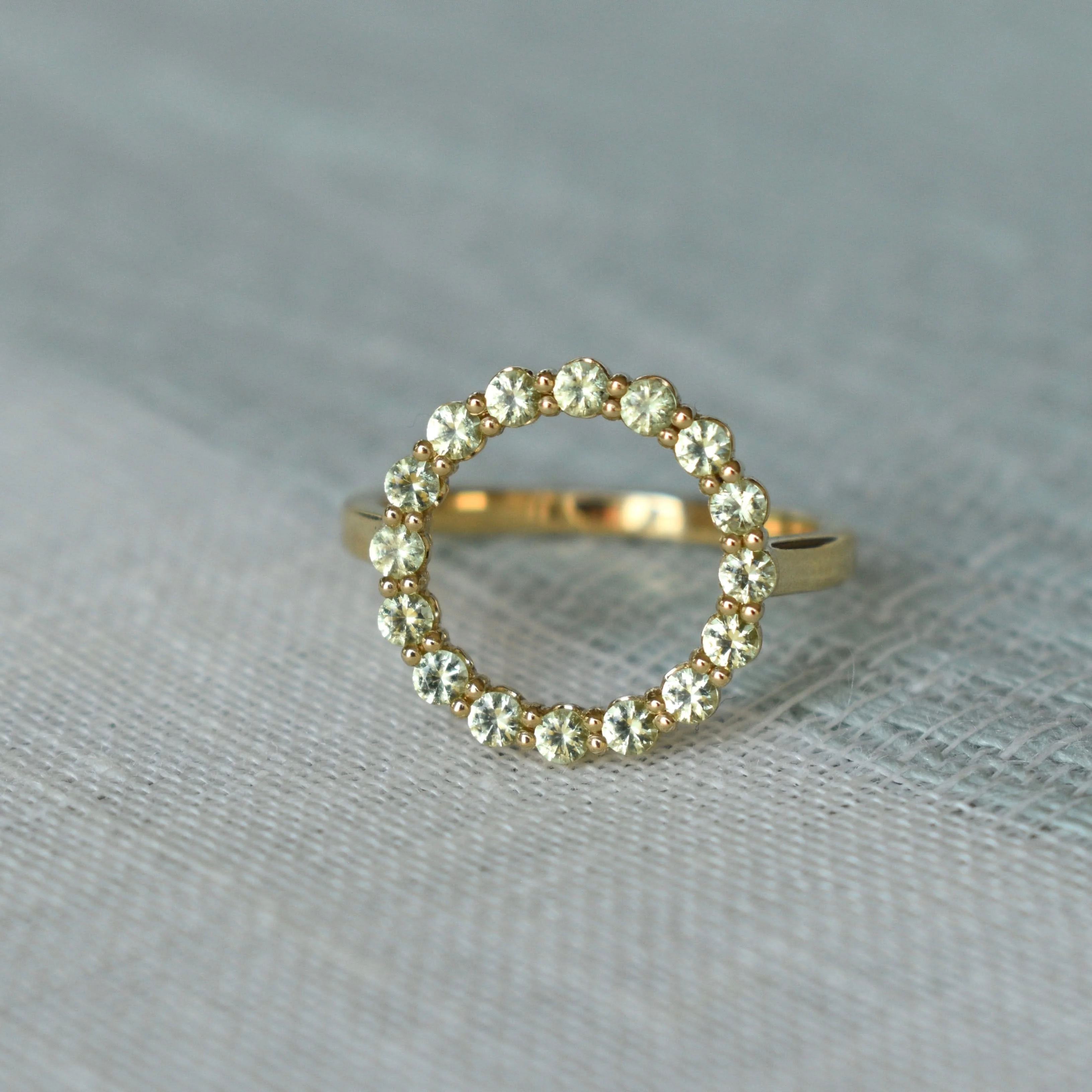Rosecliff Circle Peridot Ring in 14k Gold (August) - Image 8