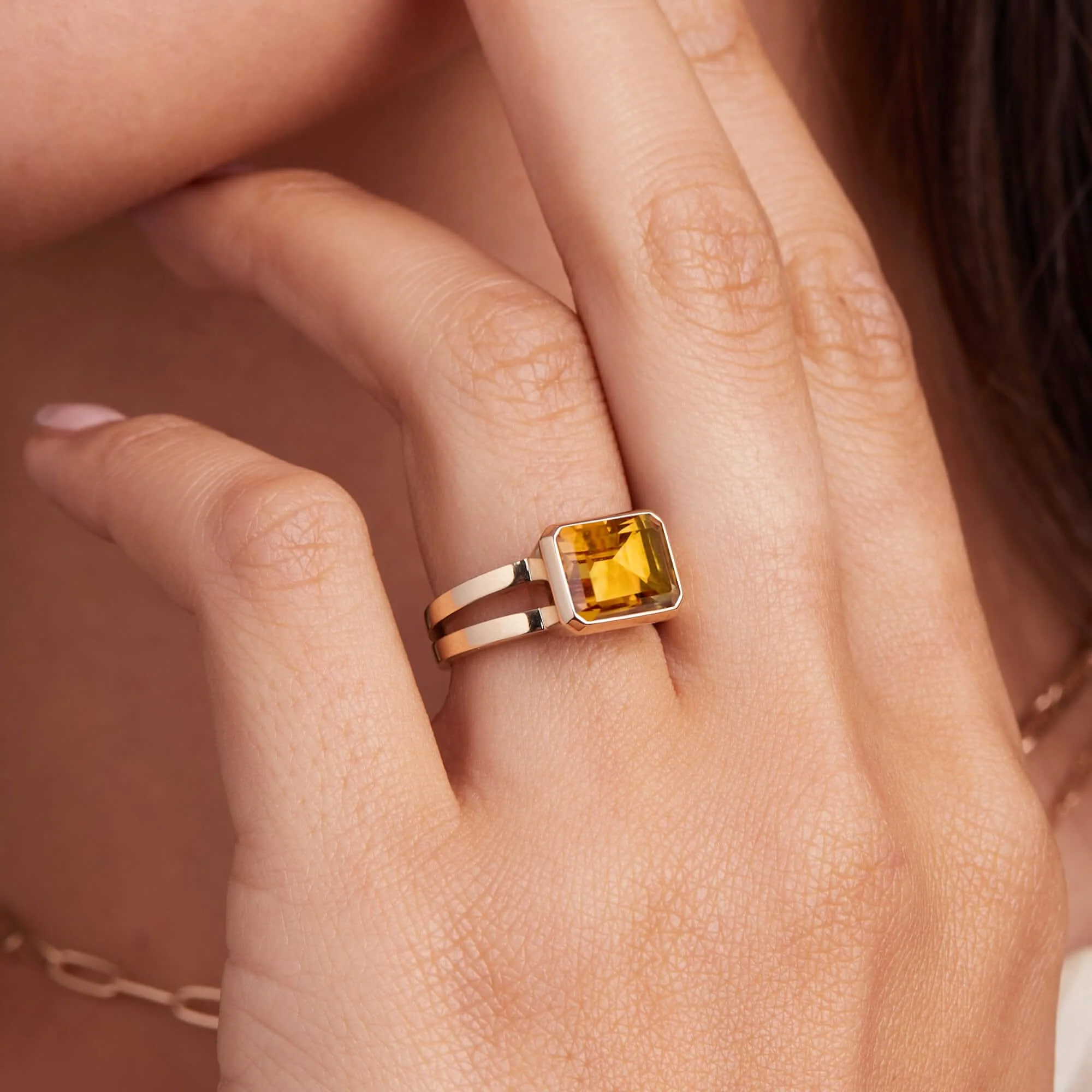 The Vault: Warren Horizontal Citrine Ring, Yellow Gold Size 7 - Image 3