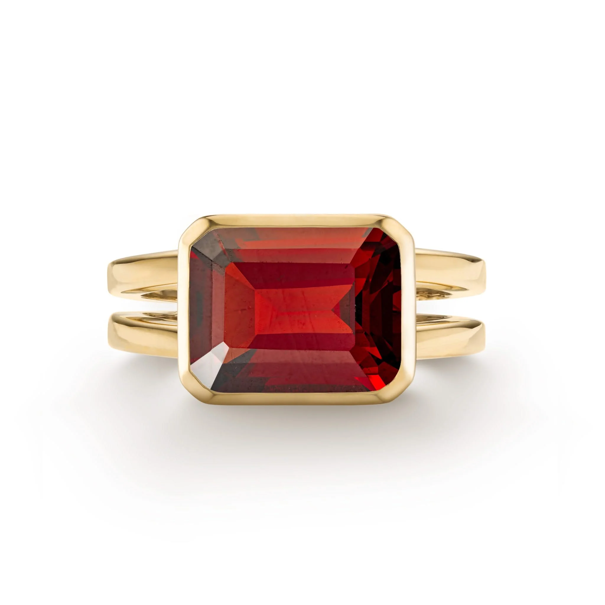 The Vault: Warren Horizontal Garnet Ring, Yellow Gold Size 6
