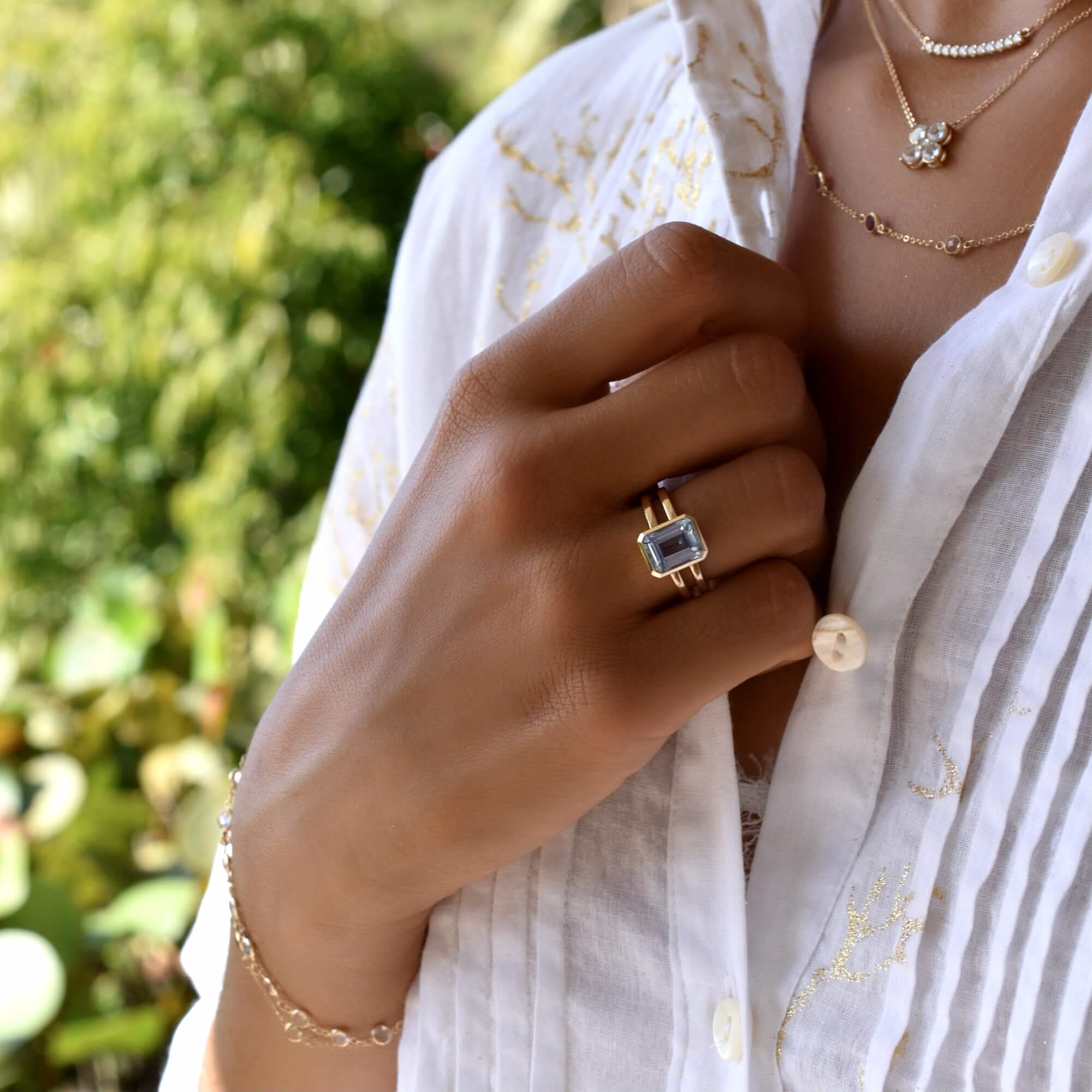 Warren Vertical Aquamarine Ring in 14k Gold (March) - Image 9