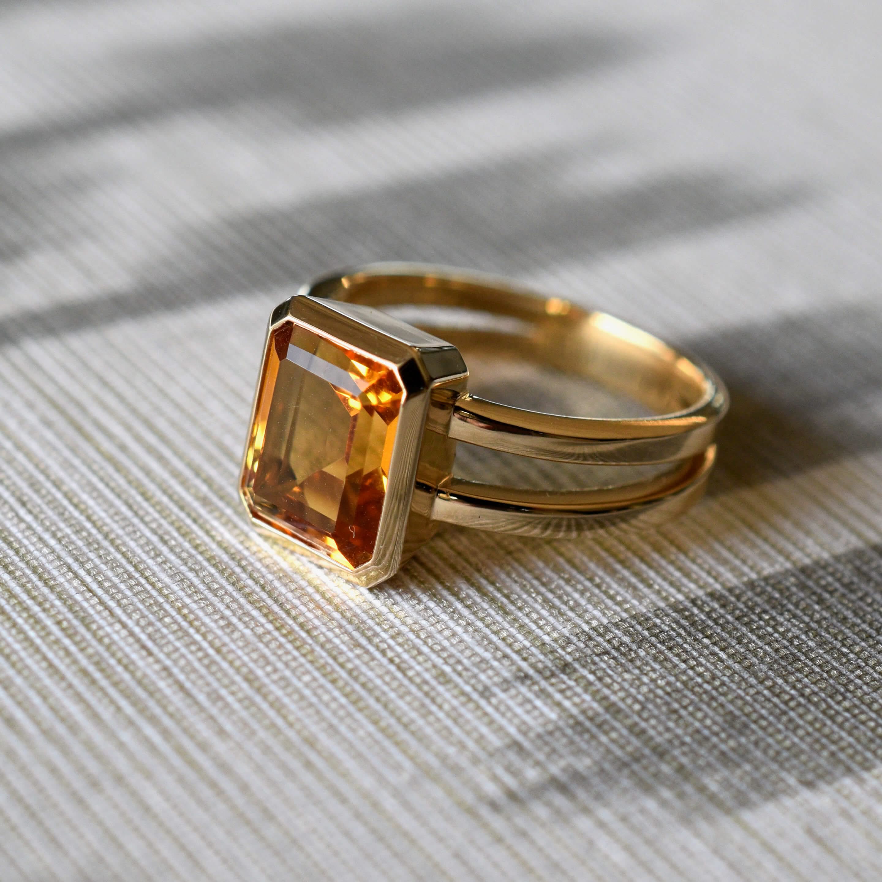 The Vault: Warren Vertical Citrine Ring, Yellow Gold Size 9 - Image 8