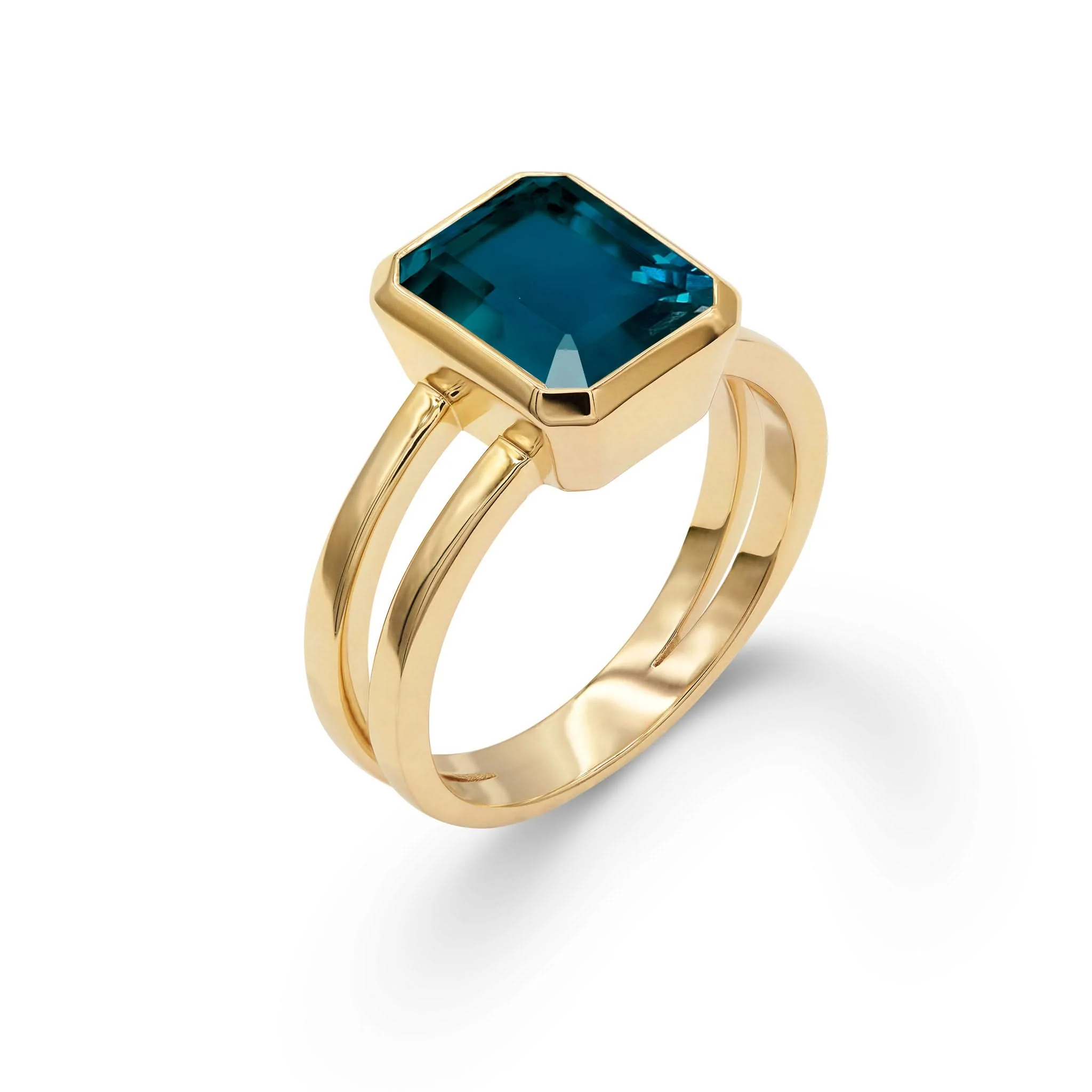 Warren Vertical Atlantic Blue Topaz Ring in 14k Gold (December) - Image 4
